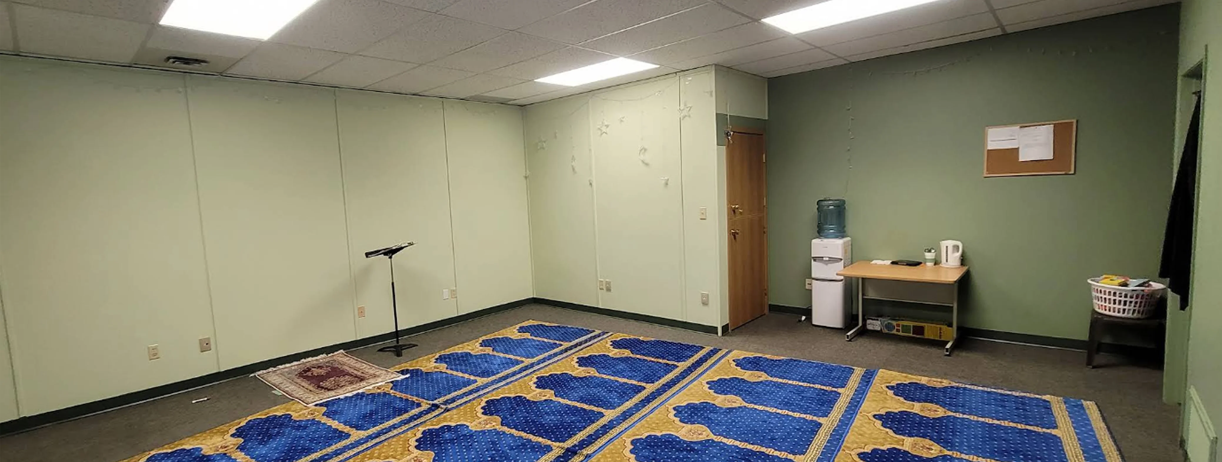 Exterior view of Castlegar Islamic Centre Castlegar building